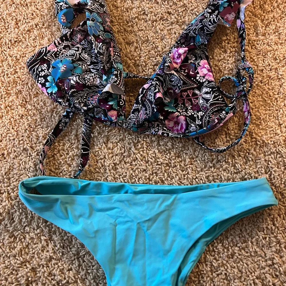 Target Bikini Set Ruffle Multi Color - Picture 2 of 3